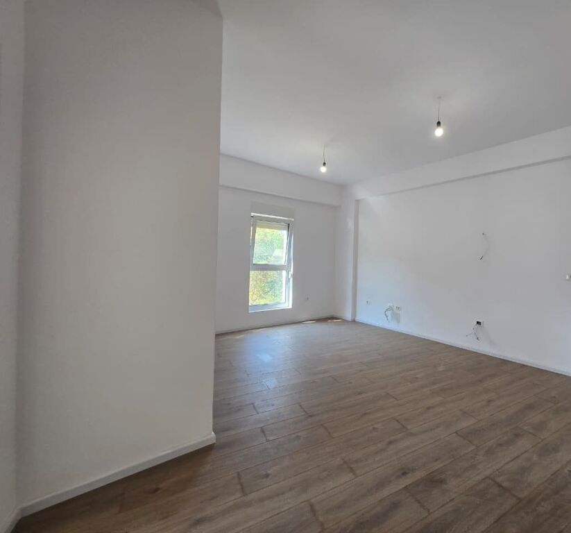 Apartment 2+1 for sale in Ali Demi, Tirana, 74 m². Photo 2 of 3