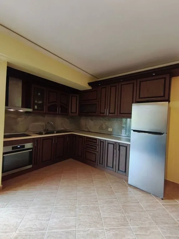 Appartamento 2+1 in affitto a Plazhi Rrota e Kuqe, Durazzo, 87 m². Foto 1 di 7