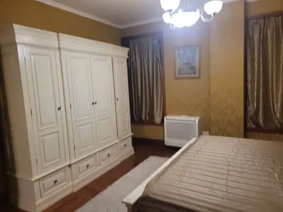 Apartament 4+1 me qera në Rruga Janos Hunyadi, Tiranë, 150 m². Foto 9 nga 12