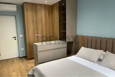 Apartament 1+1 me qera në Rruga Bardhok Biba, Tiranë, 55 m². Foto 7 nga 8