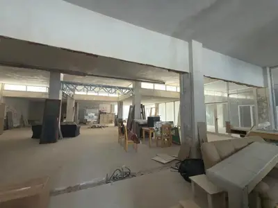 Commercial space for sale in Vlore, Vlorë, 321 m². Photo 3 of 4