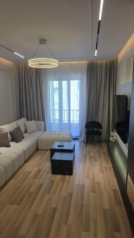 Apartament 2+1 me qera në Oasis Residence, Tiranë, 117 m²
