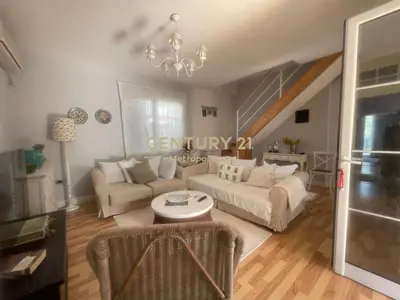 Villa for sale in Farkë, Tirana, 500 m². Photo 3 of 4