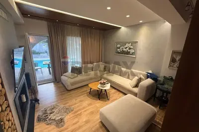 Villa 4+1 for rent in Peze, Tirana, 407 m². Photo 5 of 6
