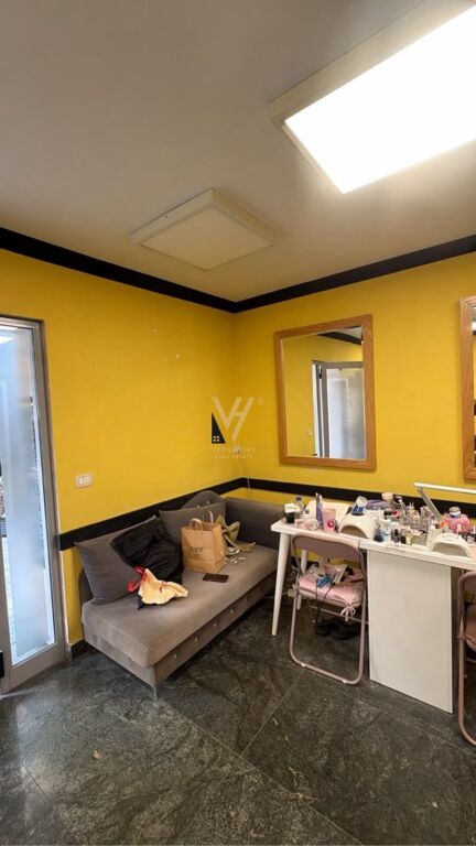 Dyqan me qera në Myslym Shyri, Tiranë, 50 m². Foto 1 nga 3