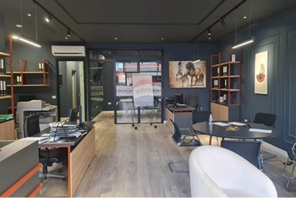 Negozio in vendita a Komuna e Parisit, Tirana, 98 m². Foto 3 di 3