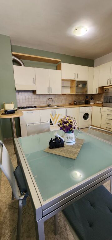 Apartament 1+1 me qera në Pazari i Ri, Tiranë, 84 m². Foto 3 nga 3
