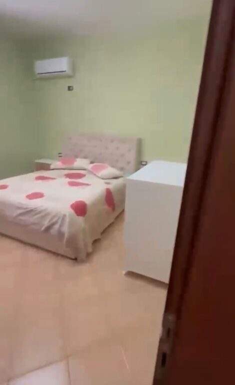 Apartament 2+1 me qera në Rruga Hoxha Tahsim, Tiranë, 63 m². Foto 1 nga 3