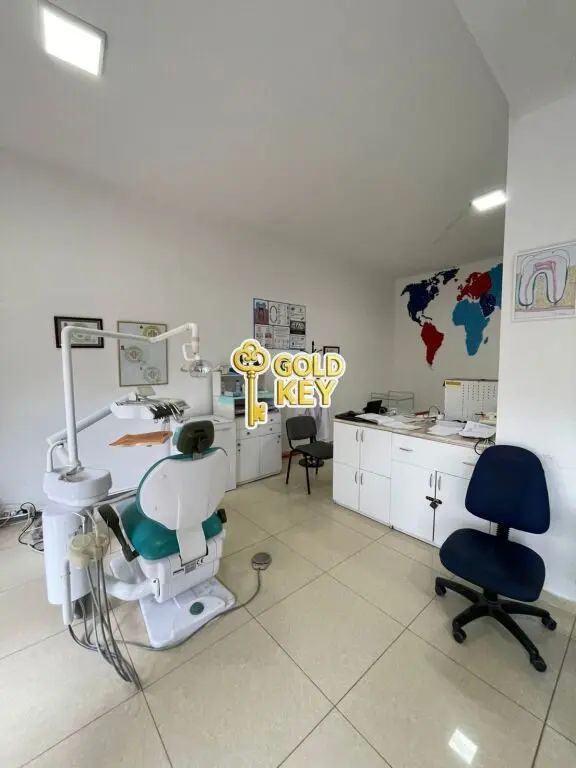 Locale commerciale in affitto a Durazzo, 93 m²