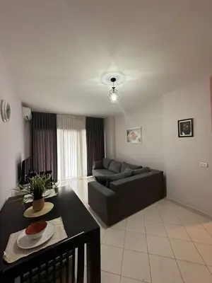 Appartamento 1+1 in affitto a Durazzo, 75 m². Foto 1 di 8