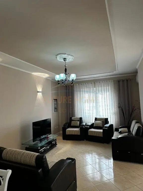 Apartament 1+1 me qera në Qendra e Formimit Profesional ish URT, Durrës, 110 m²