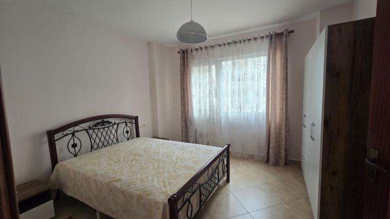 Apartament 2+1 me qera në Rruga Stavri Themeli, Tiranë, 100 m². Foto 3 nga 6