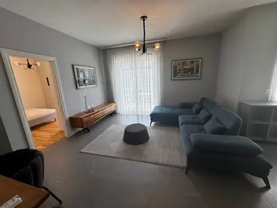 Apartament me qera në TEG, Tiranë, 90 m². Foto 2 nga 7