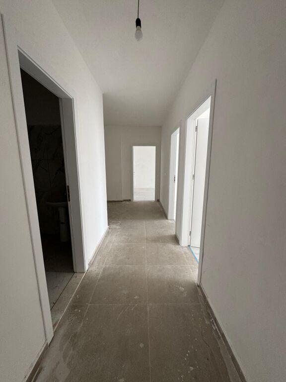 Apartament 3+1 në shitje në Ujësjellës Kanalizime, Durrës, 140 m². Foto 6 nga 8