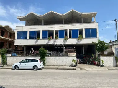 Commercial space for rent in Kryqi i Kuq, Durrës, 400 m². Photo 2 of 2