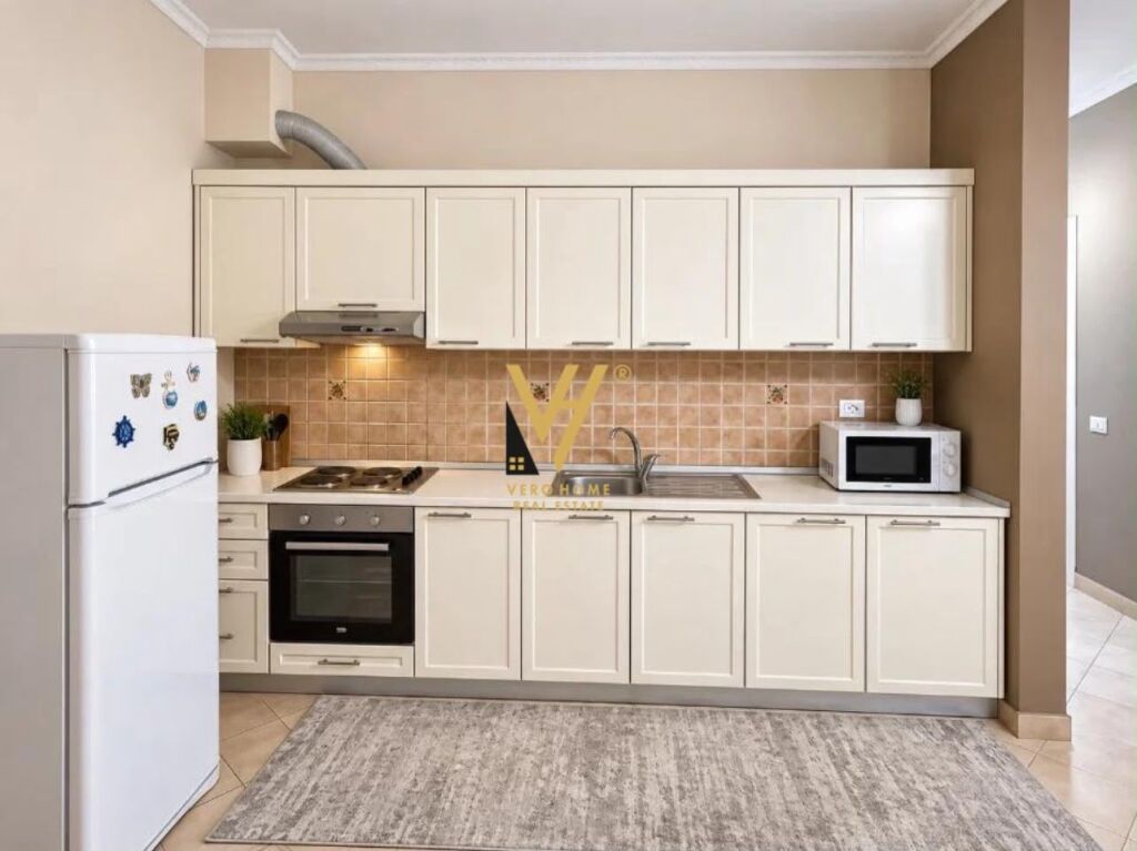 Apartament 2+1 me qera në Komuna e Parisit, Tiranë, 95 m². Foto 2 nga 3