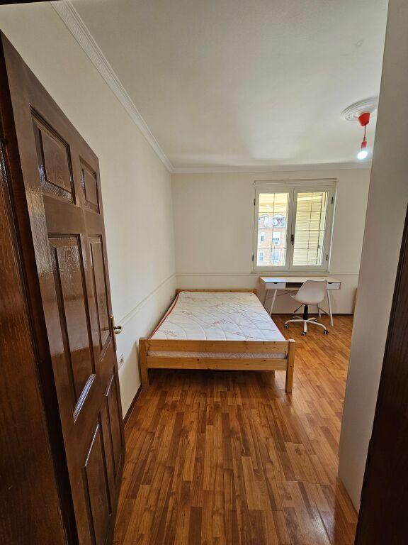 Apartament 2+1 me qera në Rruga Imer Ndregjoni, Tiranë, 90 m². Foto 8 nga 11