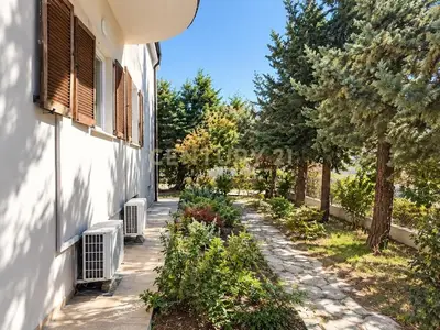 Vilë në shitje në Vilat Gjermane, Tiranë, 624 m². Foto 2 nga 12