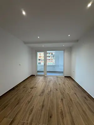 Appartamento 1+1 in vendita a Stacioni i Trenit, Tirana, 52 m². Foto 3 di 7