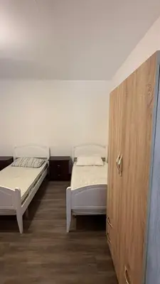 Shtëpi private 2+1 me qera në Spitali QSUT, Tiranë, 120 m². Foto 2 nga 12