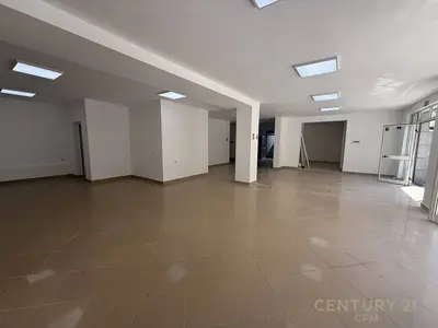 Commercial space for sale in Shkolla e Baletit, Tirana, 306 m². Photo 2 of 8