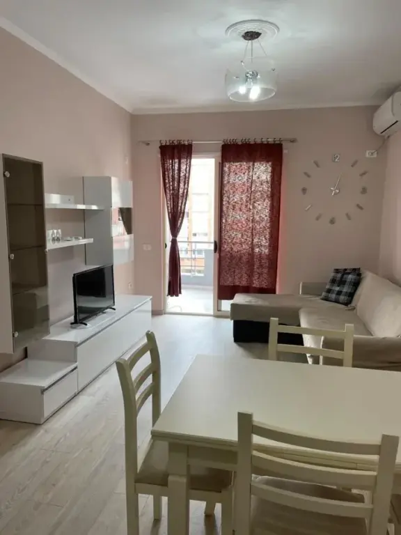 Apartment 1+1 for rent in Astir, Tirana, 60 m². Photo 2 of 3