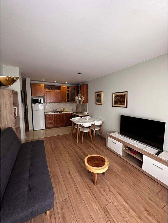 Apartament 1+1 me qera në Rruga e Bogdanëve, Tiranë, 60 m²