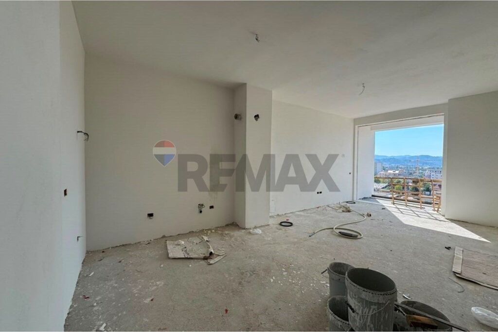 Apartment for sale in Kodër-Kamëz, Kamëz, 123 m². Photo 1 of 2