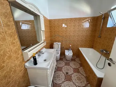 Apartament 2+1 me qera në Rruga Him Kolli, Tiranë, 98 m². Foto 3 nga 6