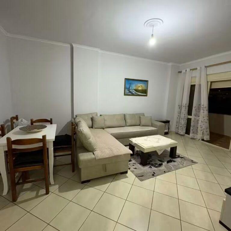 Appartamento 1+1 in vendita a Rr. Transballkanike, Valona, 75 m²