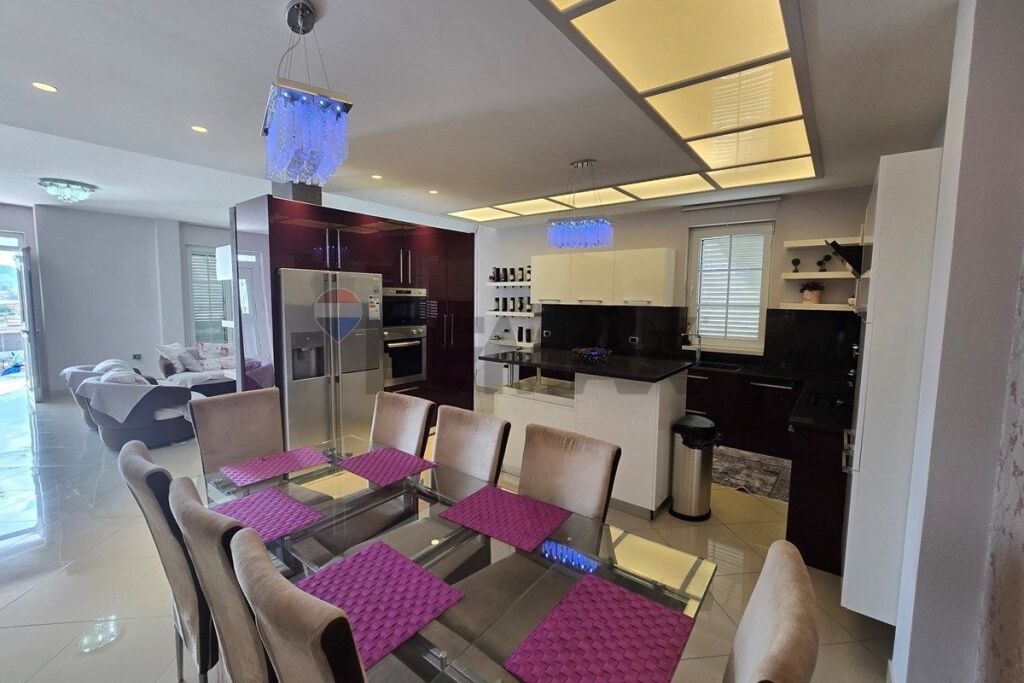 Villa for rent in Paskuqan, Kamëz, 400 m². Photo 3 of 3