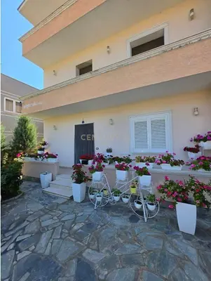 Vilë në shitje në Xhafzotaj, Durrës, 350 m². Foto 9 nga 12