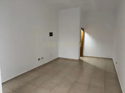 Ambient biznesi me qera në Sheshi Demokracia, Shkodër, 30 m². Foto 1 nga 2