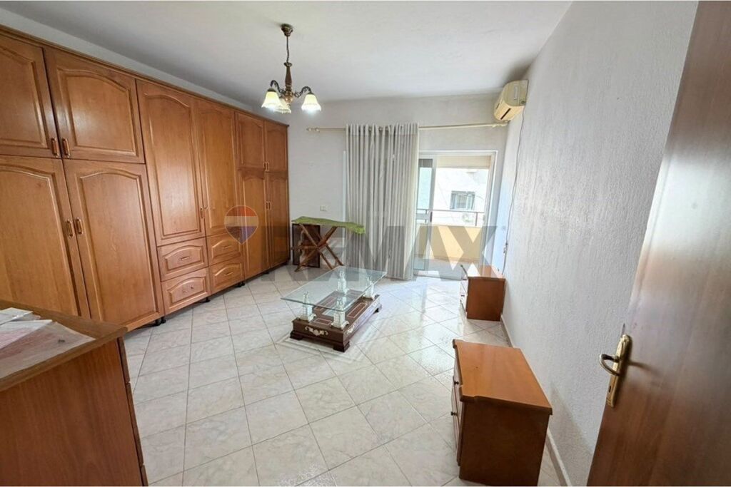 Appartamento in vendita a Komuna e Parisit, Tirana, 163 m². Foto 2 di 3