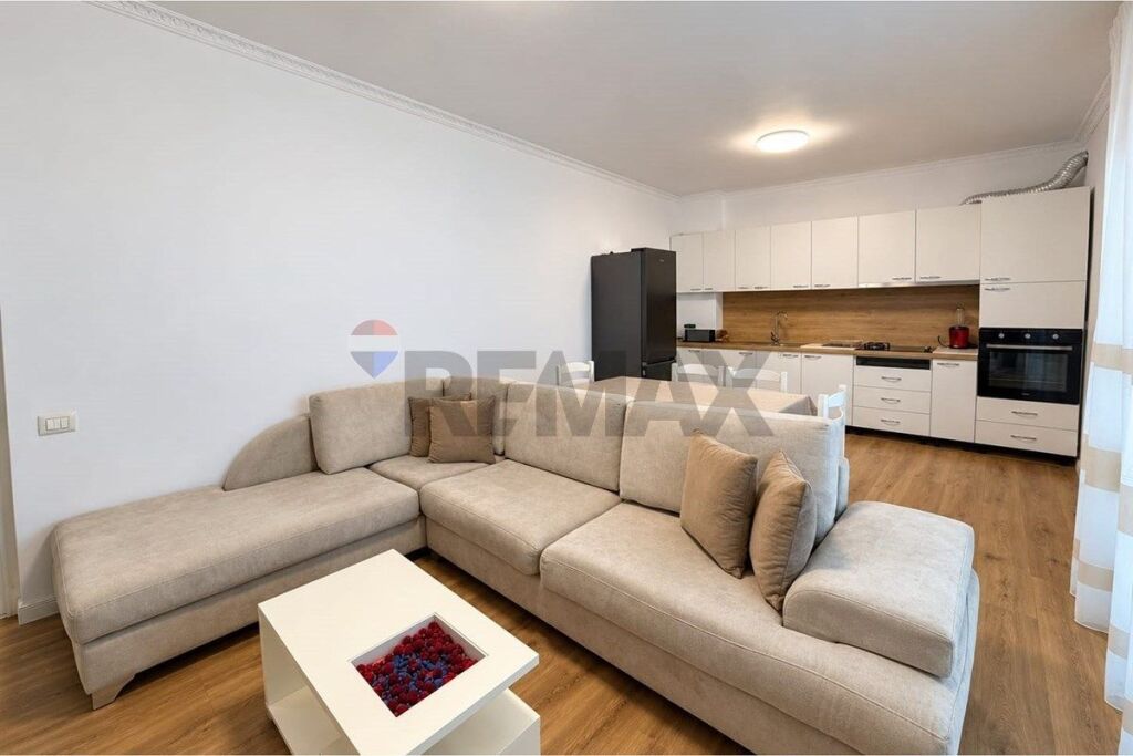 Appartamento in affitto a Rruga Muhamet Gjollesha, Tirana, 89 m². Foto 1 di 3