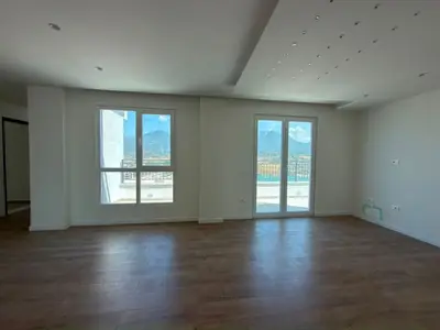 Appartamento 3+1 in vendita a Farkë, Tirana, 183 m². Foto 7 di 11