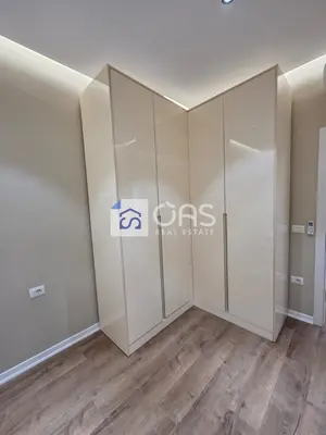 Apartament 1+1 me qera në Rruga 5 Maji, Tiranë, 70 m². Foto 3 nga 10