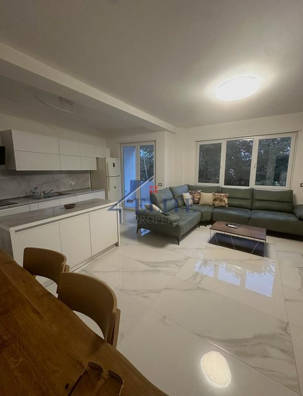 Apartament 2+1 me qera në Liqeni i Thatë, Tiranë, 120 m²