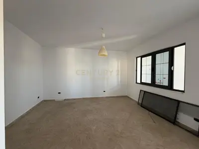 Dupleks në shitje në Komuna e Parisit, Tiranë, 115 m². Foto 7 nga 9