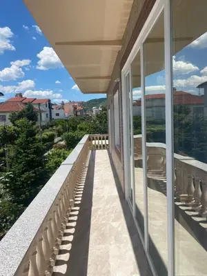Shtëpi private 3+1 me qera në Sauk, Tiranë, 135 m². Foto 2 nga 11