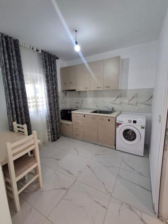 Monolocale in affitto a Nisatel Rruga e Re, Valona, 50 m²