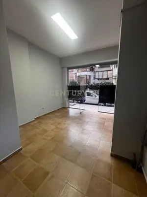 Ambient biznesi me qera në Rruga Fortuzi, Tiranë, 28 m². Foto 6 nga 8