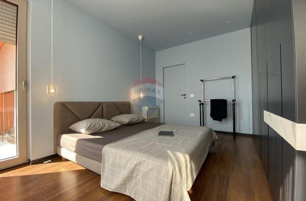 Apartment 1+1 for rent in Zogu i Zi, Tirana, 80 m². Photo 2 of 3