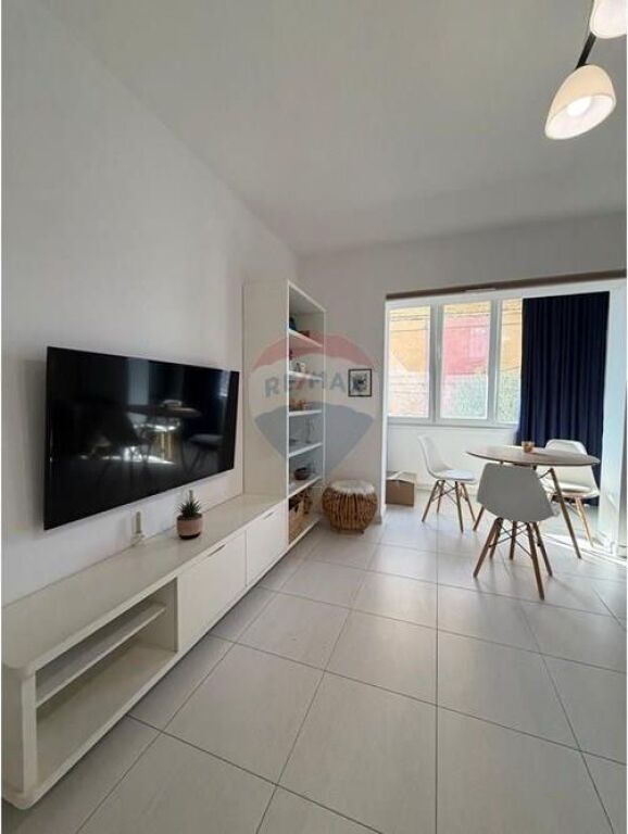 Apartment for sale in Oxhaku, Tirana, 51 m². Photo 1 of 3