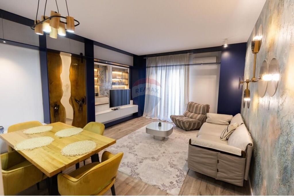 Apartment for sale in Sheshi Skënderbej, Tirana, 105 m²