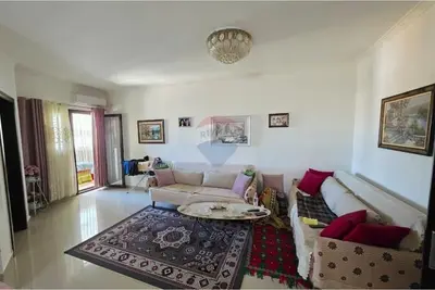 Apartament 1+1 në shitje në Rruga e re, Vlorë, 81 m². Foto 3 nga 11