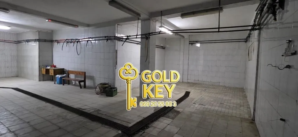Negozio in vendita a Kryqi i Kuq, Durazzo, 60 m². Foto 1 di 9
