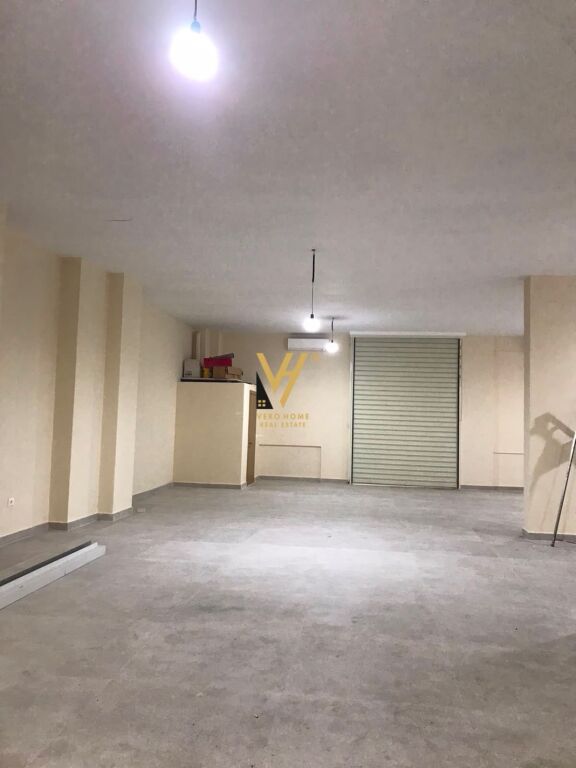 Dyqan me qera në Fresku, Tiranë, 160 m². Foto 1 nga 3
