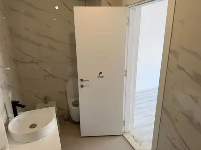 Ufficio in affitto a Bulevardi Deshmoret e Kombit, Tirana, 450 m². Foto 3 di 3
