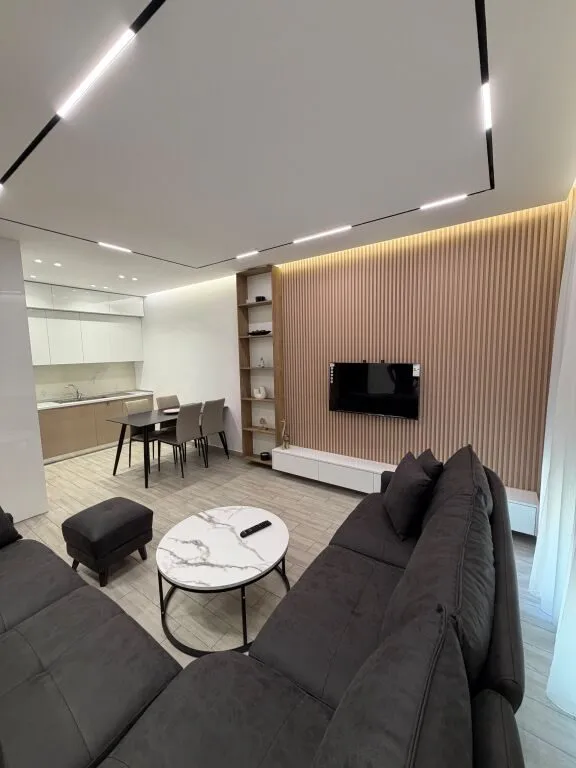 Appartamento 1+1 in affitto a Stacioni i Trenit, Tirana, 70 m². Foto 1 di 7